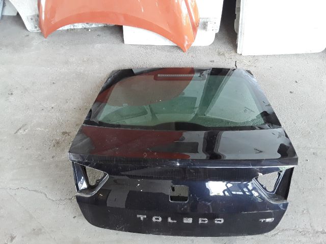 bontott SEAT TOLEDO Csomagtérajtó (Üres lemez)