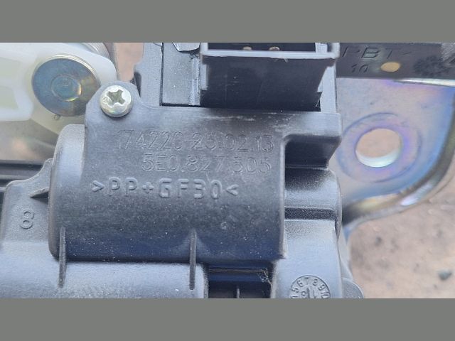 bontott SEAT TOLEDO Csomagtérajtó Zárszerkezet