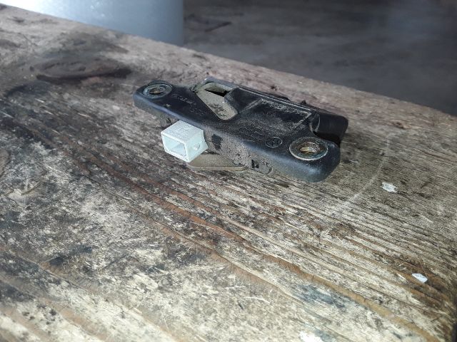 bontott SEAT TOLEDO Csomagtérajtó Zárszerkezet