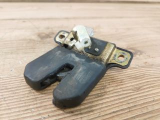 bontott SEAT TOLEDO Csomagtérajtó Zárszerkezet