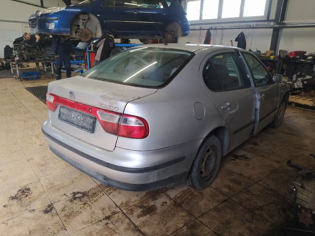 bontott SEAT TOLEDO Csomagtérajtó Zárszerkezet