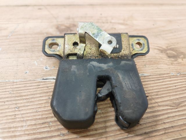 bontott SEAT TOLEDO Csomagtérajtó Zárszerkezet