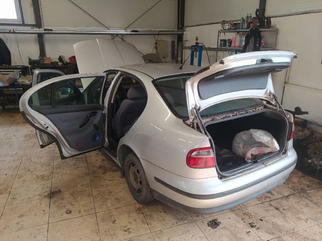 bontott SEAT TOLEDO Csomagtérajtó Zárszerkezet