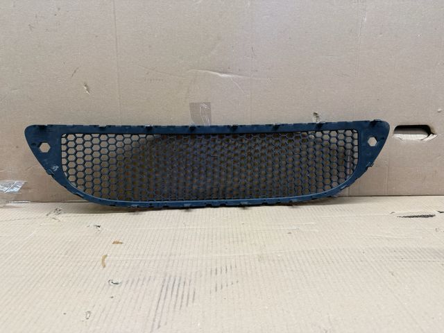 bontott SEAT TOLEDO Első Lökhárító Alsó Középső Díszrács