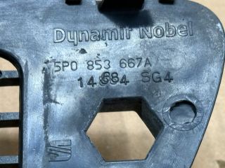 bontott SEAT TOLEDO Első Lökhárító Alsó Középső Díszrács