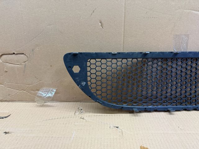 bontott SEAT TOLEDO Első Lökhárító Alsó Középső Díszrács