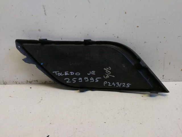 bontott SEAT TOLEDO Első Lökhárító Jobb Díszrács