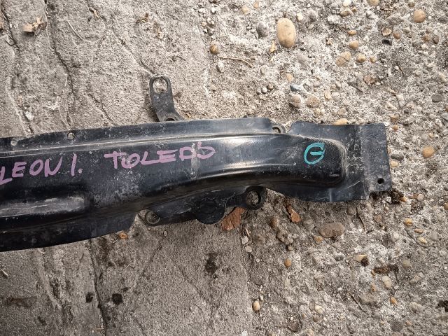 bontott SEAT TOLEDO Első Lökhárító Merevítő (Fém)