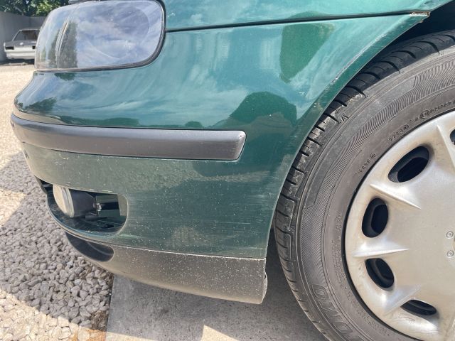 bontott SEAT TOLEDO Első Lökhárító (Részeivel)