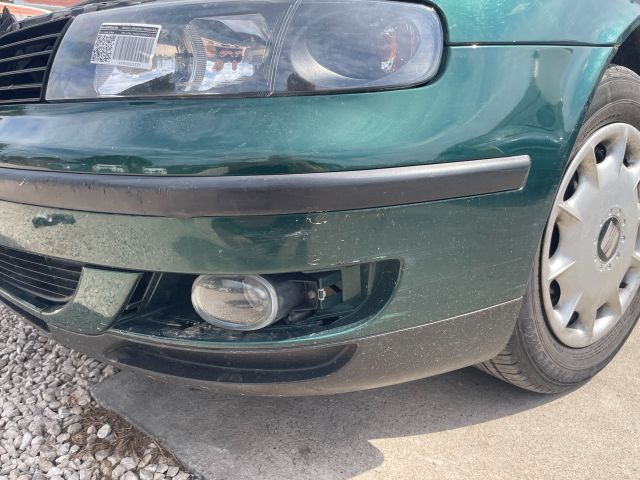 bontott SEAT TOLEDO Első Lökhárító (Részeivel)