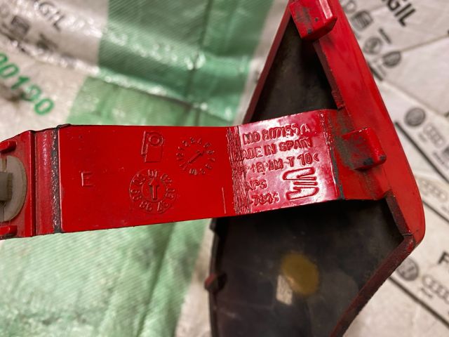 bontott SEAT TOLEDO Első Vonószem Burkolat