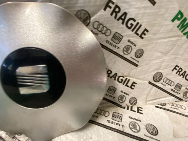 bontott SEAT TOLEDO Felniközép (1 db)