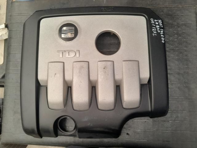 bontott SEAT TOLEDO Felső Hűtőburkolat