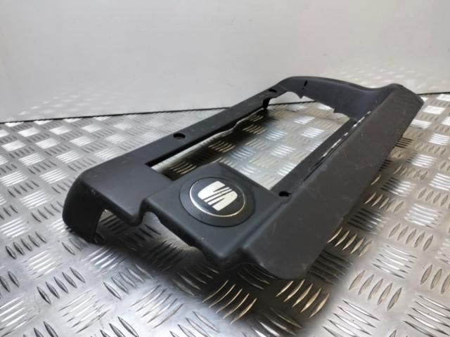 bontott SEAT TOLEDO Felső Hűtőburkolat
