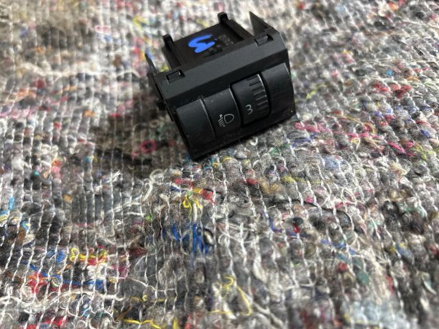 bontott SEAT TOLEDO Fényszórómagasság Állító Kapcsoló