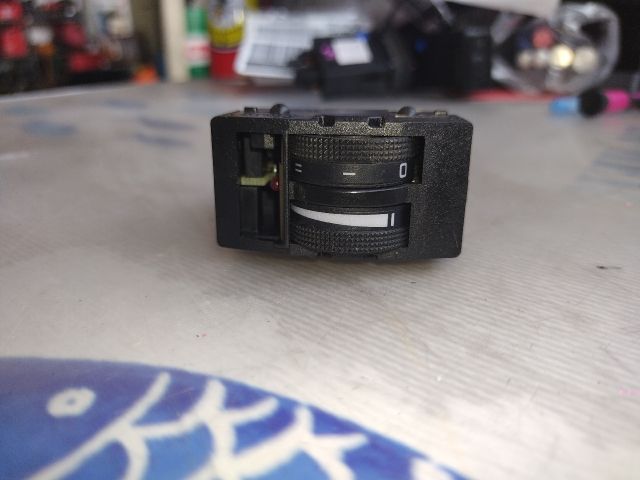 bontott SEAT TOLEDO Fényszórómagasság Állító Kapcsoló