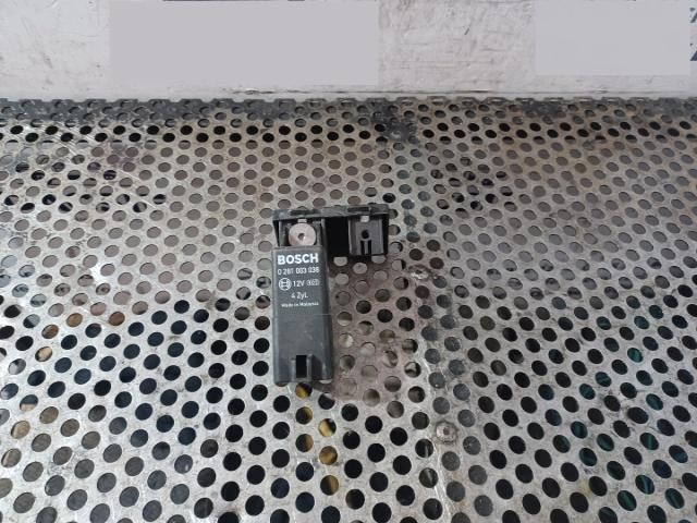 bontott SEAT TOLEDO Izzító Relé