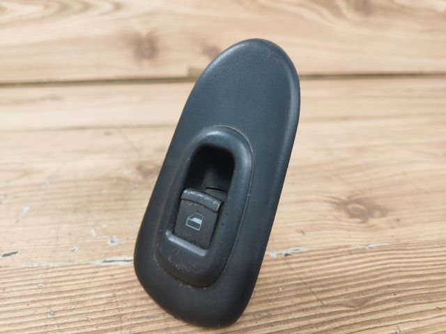 bontott SEAT TOLEDO Jobb első Ablakemelő Kapcsoló