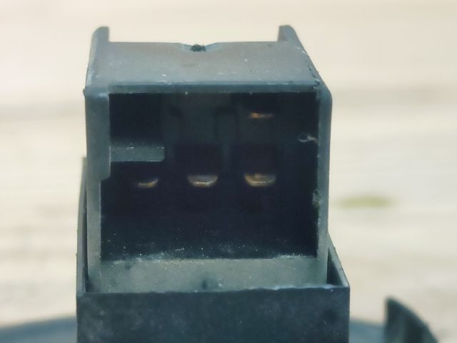 bontott SEAT TOLEDO Jobb első Ablakemelő Kapcsoló