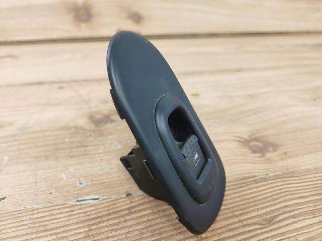 bontott SEAT TOLEDO Jobb első Ablakemelő Kapcsoló