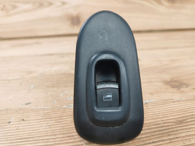 bontott SEAT TOLEDO Jobb első Ablakemelő Kapcsoló