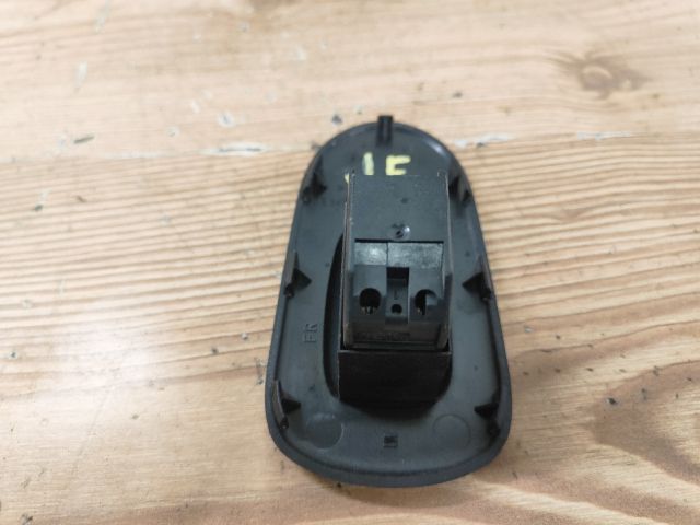 bontott SEAT TOLEDO Jobb első Ablakemelő Kapcsoló