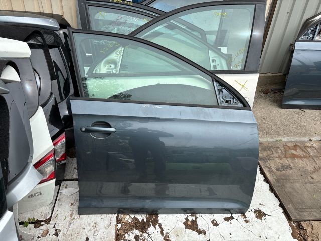 bontott SEAT TOLEDO Jobb első Ajtó (Részeivel)