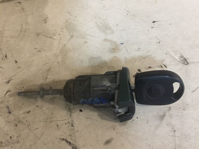 bontott SEAT TOLEDO Jobb első Ajtózár