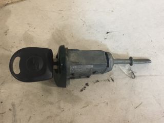 bontott SEAT TOLEDO Jobb első Ajtózár