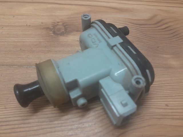 bontott SEAT TOLEDO Jobb első Központizár Motor