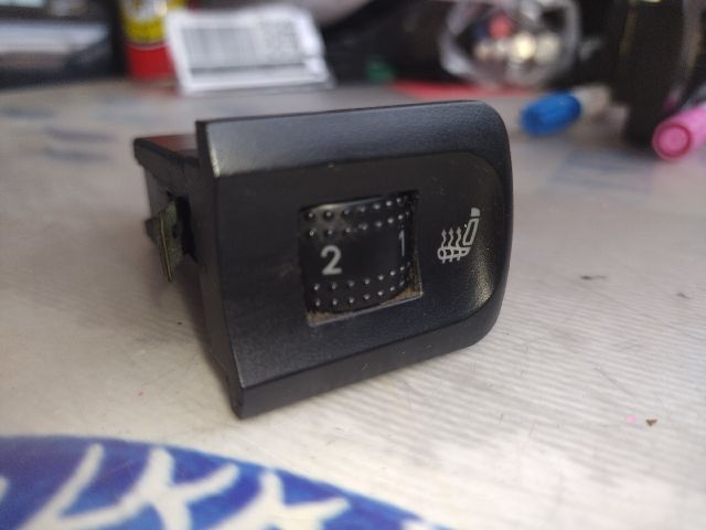 bontott SEAT TOLEDO Jobb első Ülésfűtés Kapcsoló