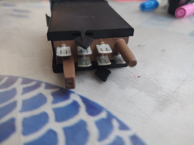 bontott SEAT TOLEDO Jobb első Ülésfűtés Kapcsoló