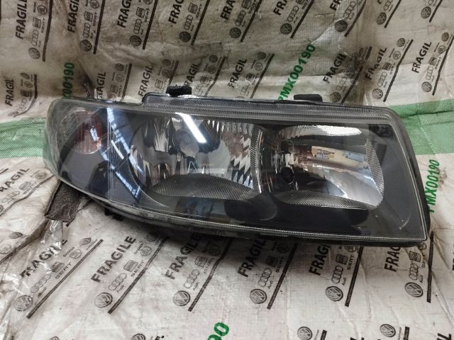 bontott SEAT TOLEDO Jobb Fényszóró