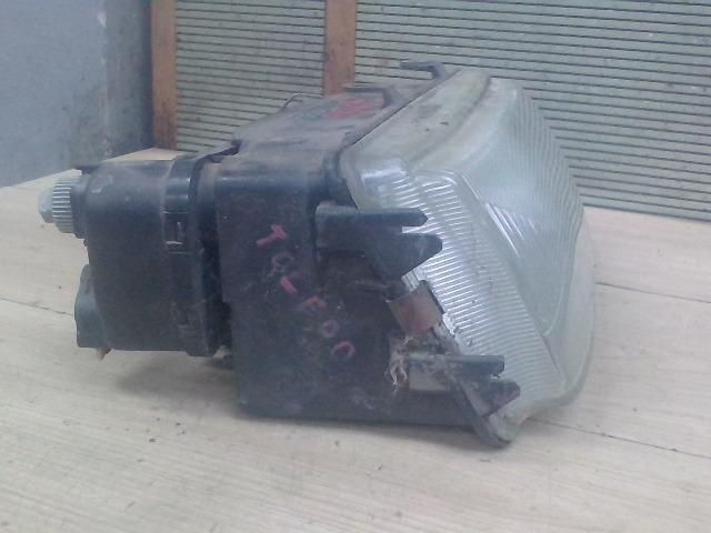 bontott SEAT TOLEDO Jobb Fényszóró