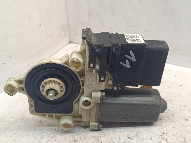 bontott SEAT TOLEDO Jobb hátsó Ablakemelő Motor