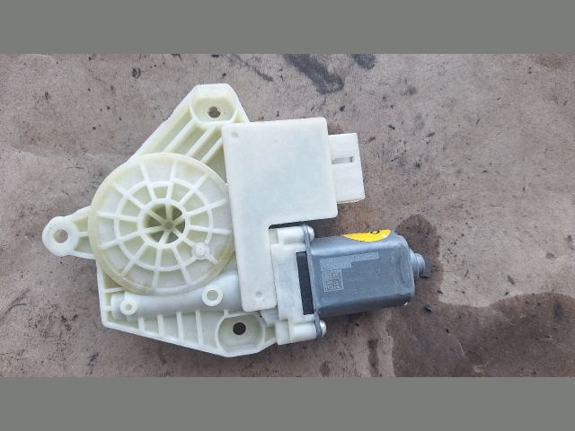 bontott SEAT TOLEDO Jobb hátsó Ablakemelő Motor