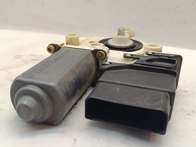 bontott SEAT TOLEDO Jobb hátsó Ablakemelő Motor