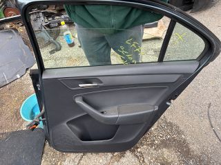 bontott SEAT TOLEDO Jobb hátsó Ajtó (Részeivel)
