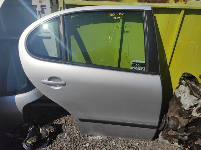 bontott SEAT TOLEDO Jobb hátsó Ajtó (Részeivel)