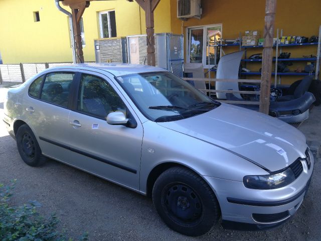 bontott SEAT TOLEDO Jobb hátsó Ajtó (Üres lemez)