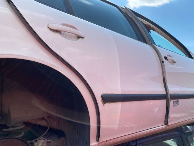 bontott SEAT TOLEDO Jobb hátsó Ajtó (Üres lemez)