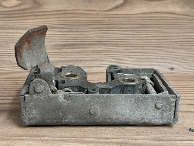 bontott SEAT TOLEDO Jobb hátsó Ajtózár