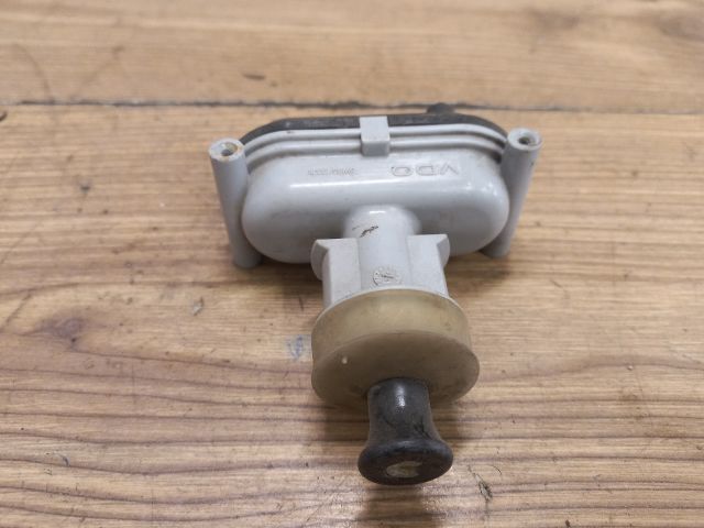 bontott SEAT TOLEDO Jobb hátsó Központizár Motor