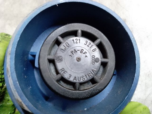 bontott SEAT TOLEDO Kiegyenlítőtartály Sapka