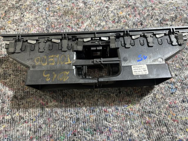 bontott SEAT TOLEDO Középső Szellőző