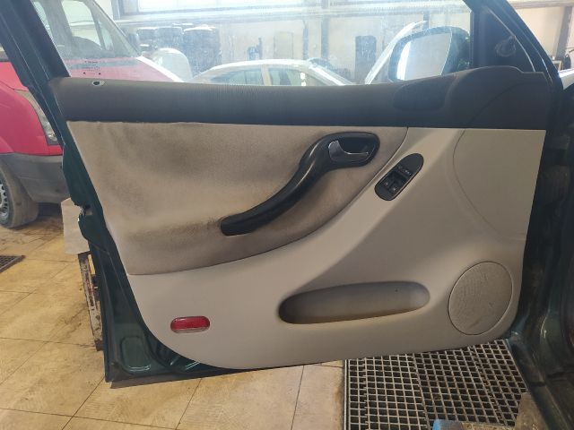 bontott SEAT TOLEDO Motorháztető Nyitó Kar / Gomb