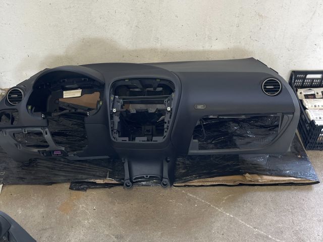 bontott SEAT TOLEDO Műszerfal Héj
