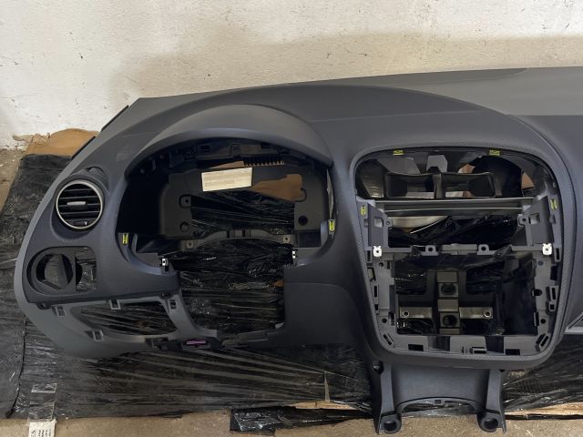 bontott SEAT TOLEDO Műszerfal Héj