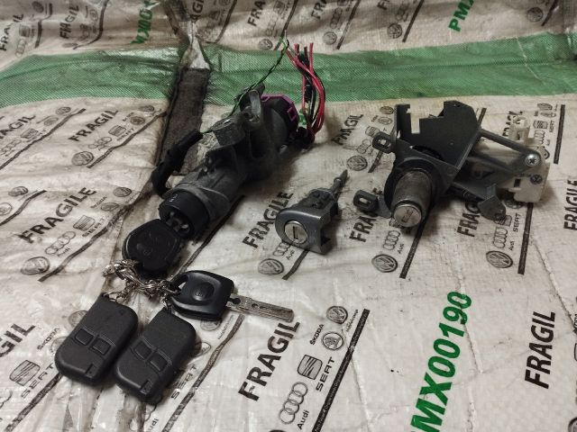 bontott SEAT TOLEDO Zárbetét Szett