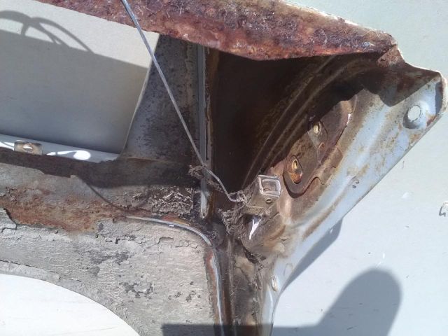 bontott SKODA 100 Bal hátsó Sárvédő